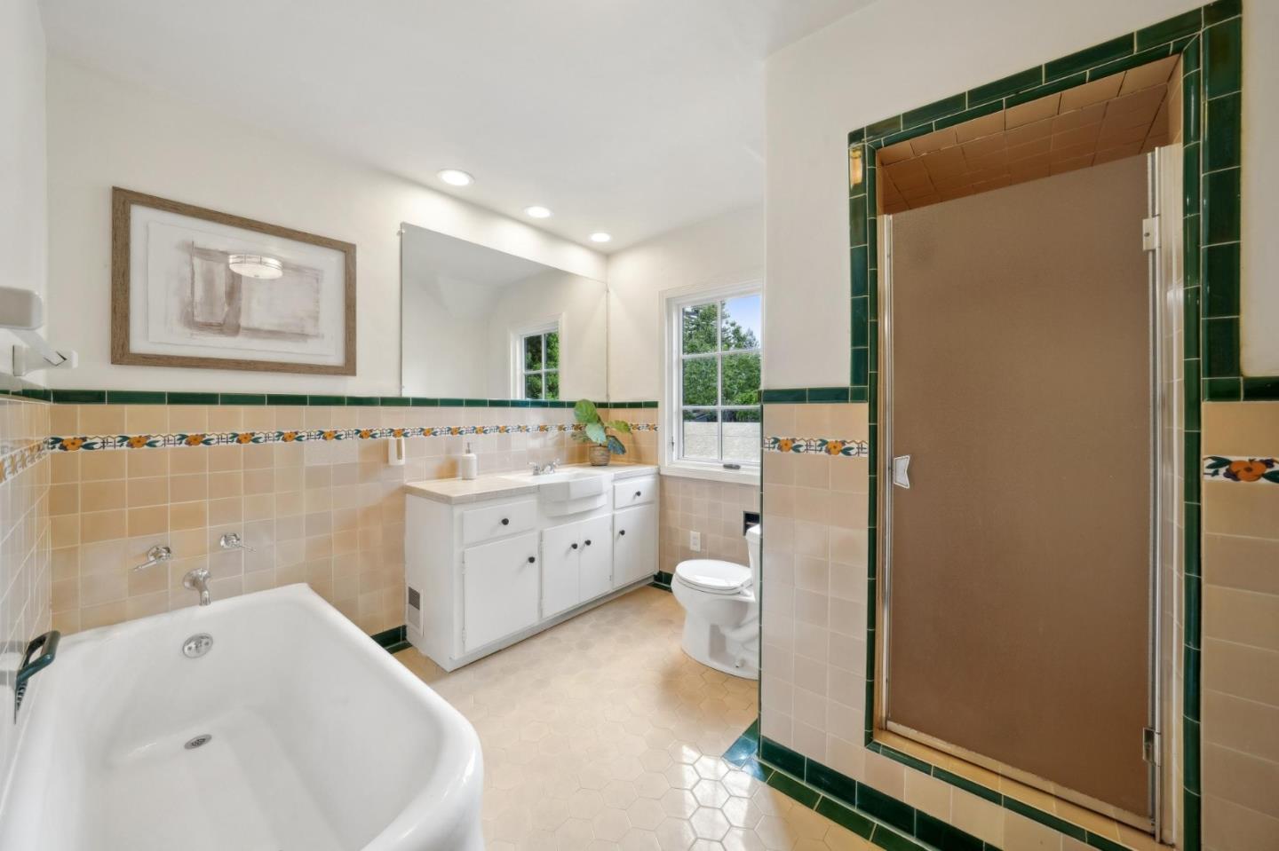 Detail Gallery Image 40 of 66 For 1875 Middlefield Rd, Palo Alto,  CA 94301 - 4 Beds | 3 Baths
