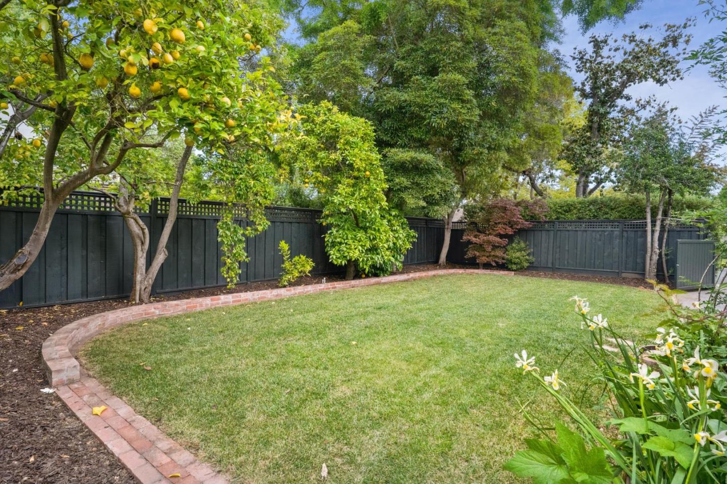 Detail Gallery Image 55 of 66 For 1875 Middlefield Rd, Palo Alto,  CA 94301 - 4 Beds | 3 Baths