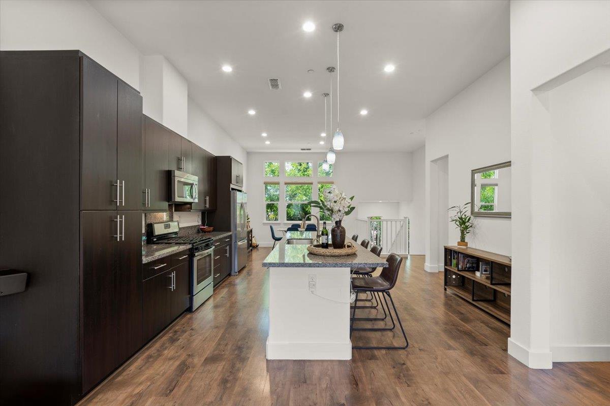 Detail Gallery Image 12 of 30 For 2415 Stearman Ct #5,  San Jose,  CA 95132 - 2 Beds | 2 Baths