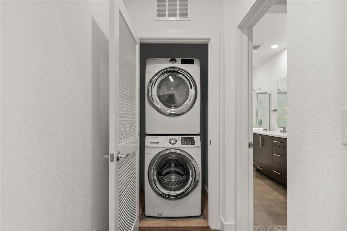 Detail Gallery Image 20 of 30 For 2415 Stearman Ct #5,  San Jose,  CA 95132 - 2 Beds | 2 Baths