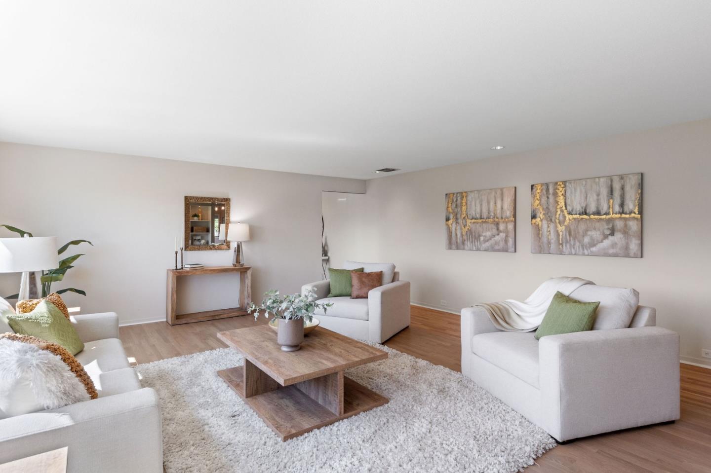Detail Gallery Image 11 of 95 For 35 Anguido Ct, Hillsborough,  CA 94010 - 4 Beds | 2/1 Baths