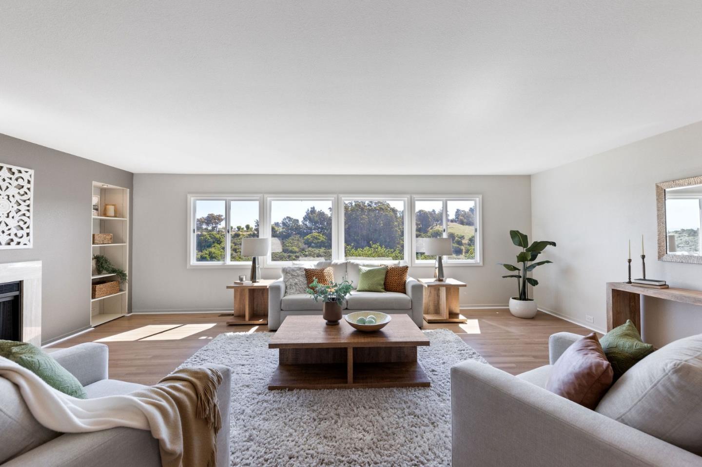 Detail Gallery Image 12 of 95 For 35 Anguido Ct, Hillsborough,  CA 94010 - 4 Beds | 2/1 Baths