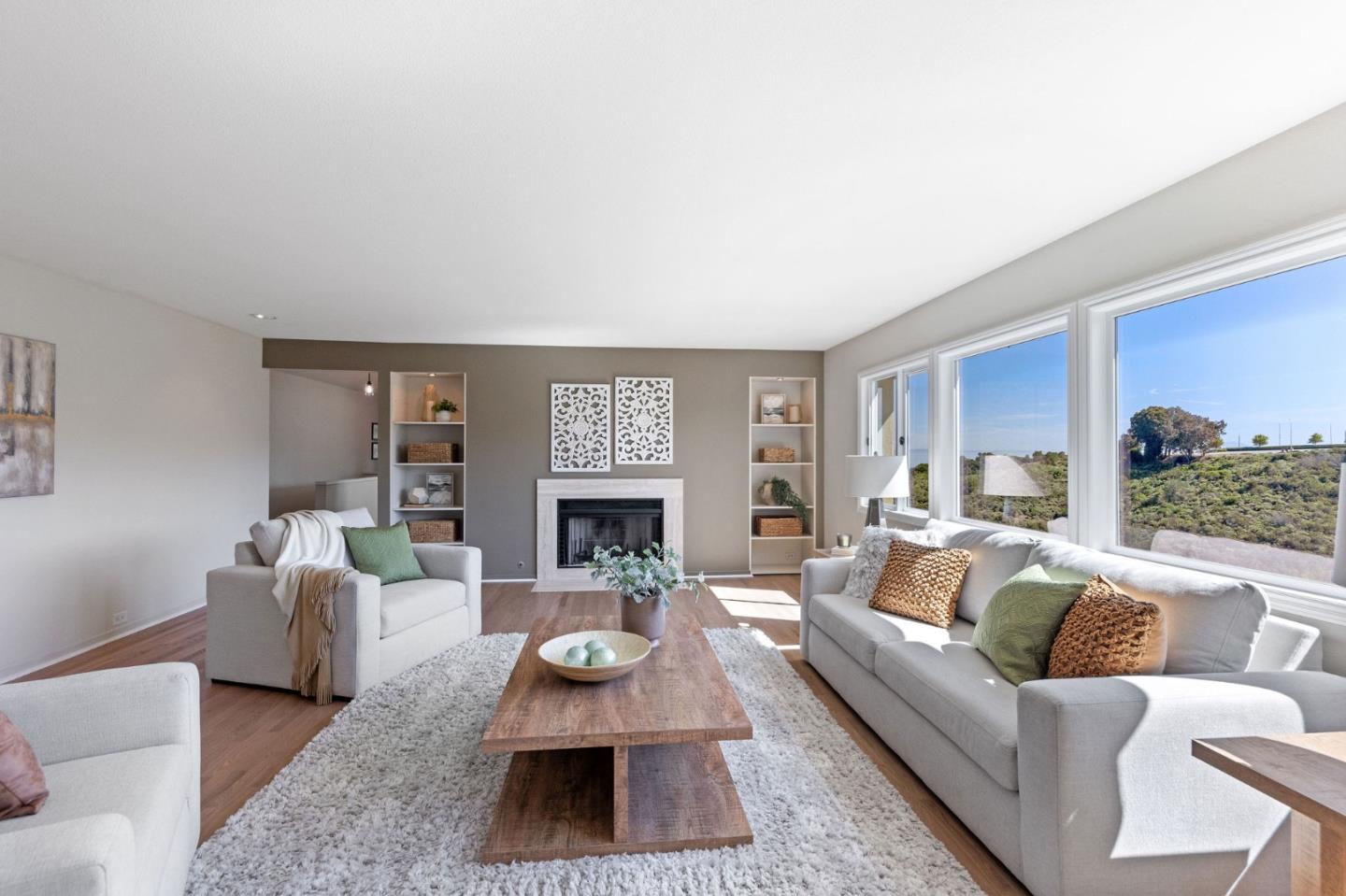 Detail Gallery Image 16 of 95 For 35 Anguido Ct, Hillsborough,  CA 94010 - 4 Beds | 2/1 Baths