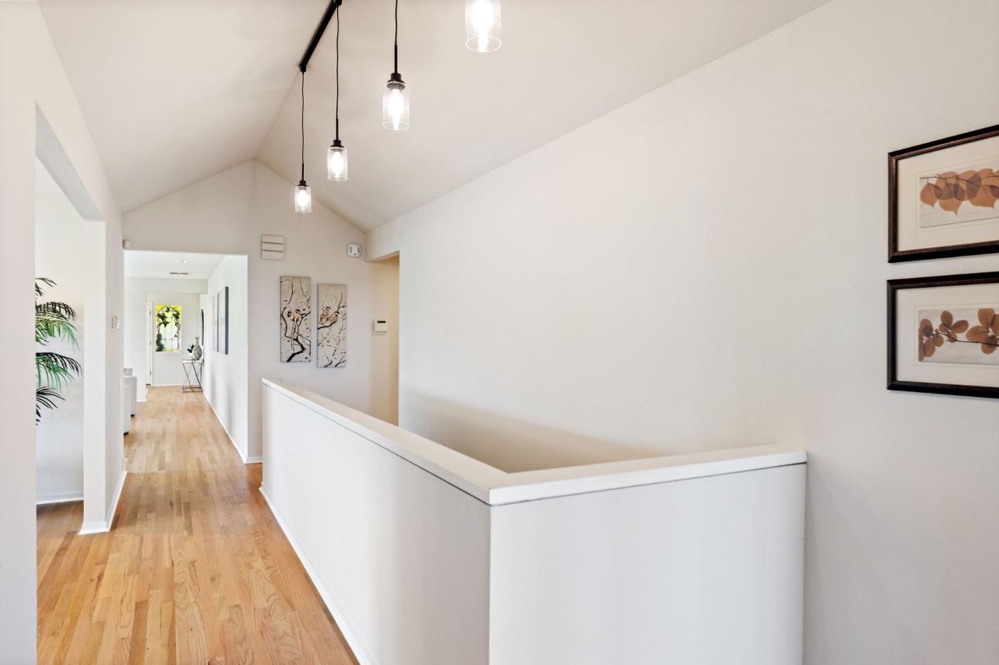 Detail Gallery Image 17 of 95 For 35 Anguido Ct, Hillsborough,  CA 94010 - 4 Beds | 2/1 Baths