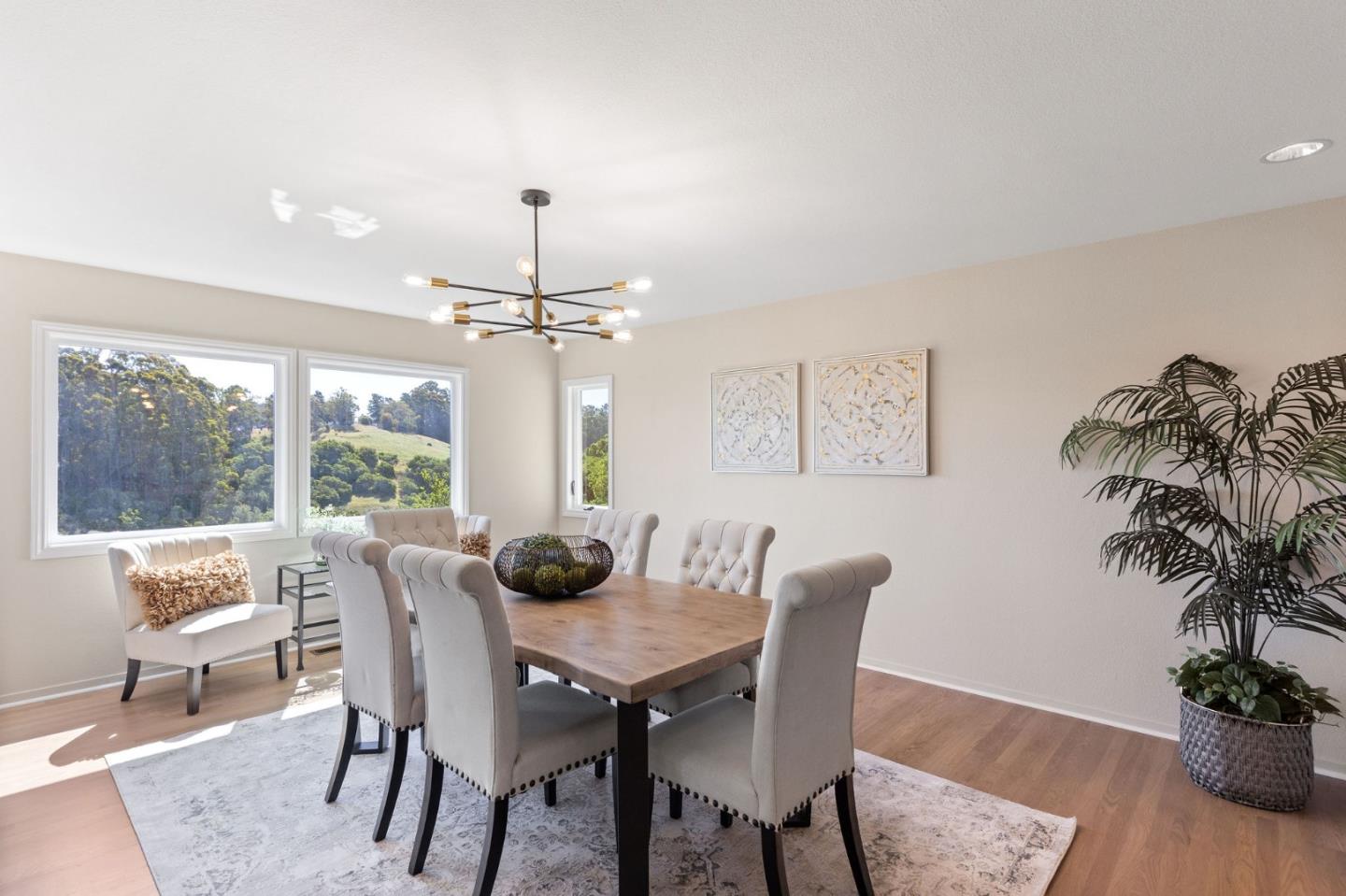 Detail Gallery Image 18 of 95 For 35 Anguido Ct, Hillsborough,  CA 94010 - 4 Beds | 2/1 Baths