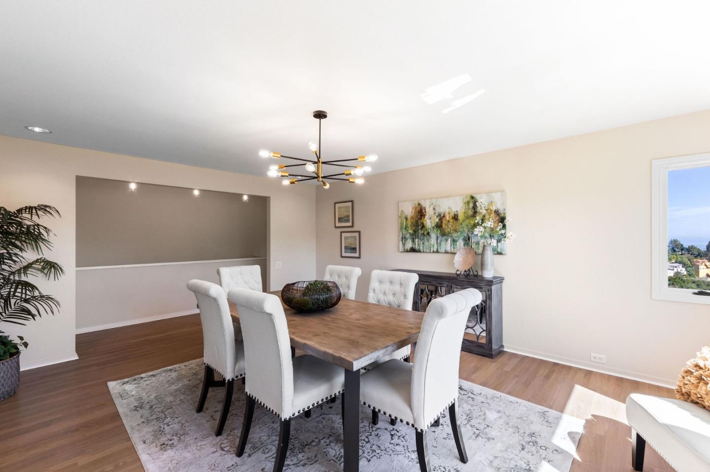 Detail Gallery Image 22 of 95 For 35 Anguido Ct, Hillsborough,  CA 94010 - 4 Beds | 2/1 Baths