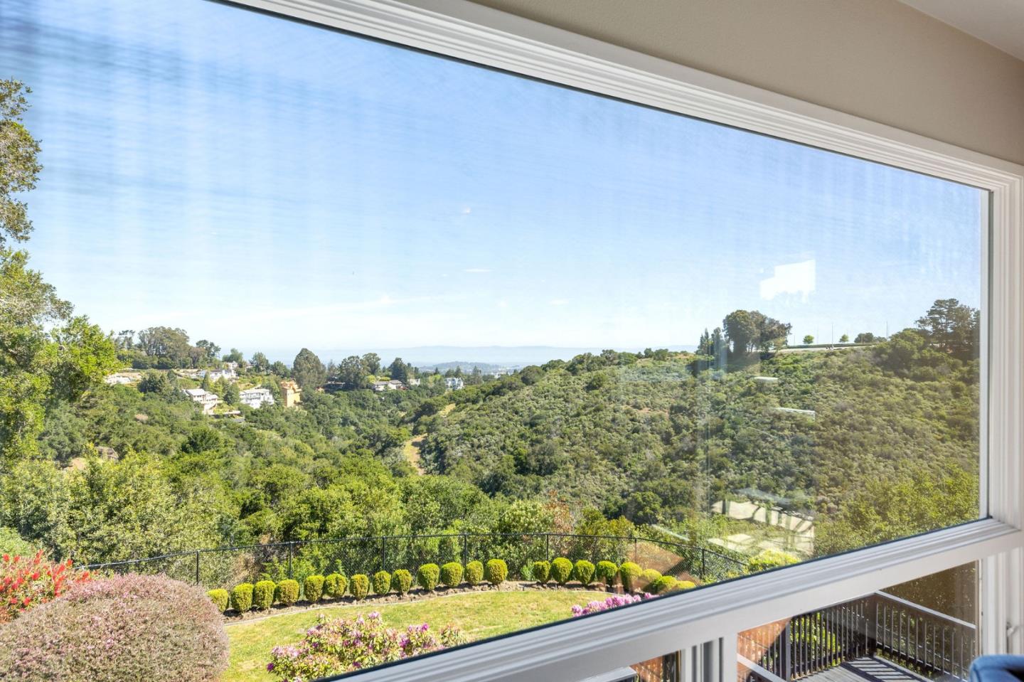 Detail Gallery Image 32 of 95 For 35 Anguido Ct, Hillsborough,  CA 94010 - 4 Beds | 2/1 Baths