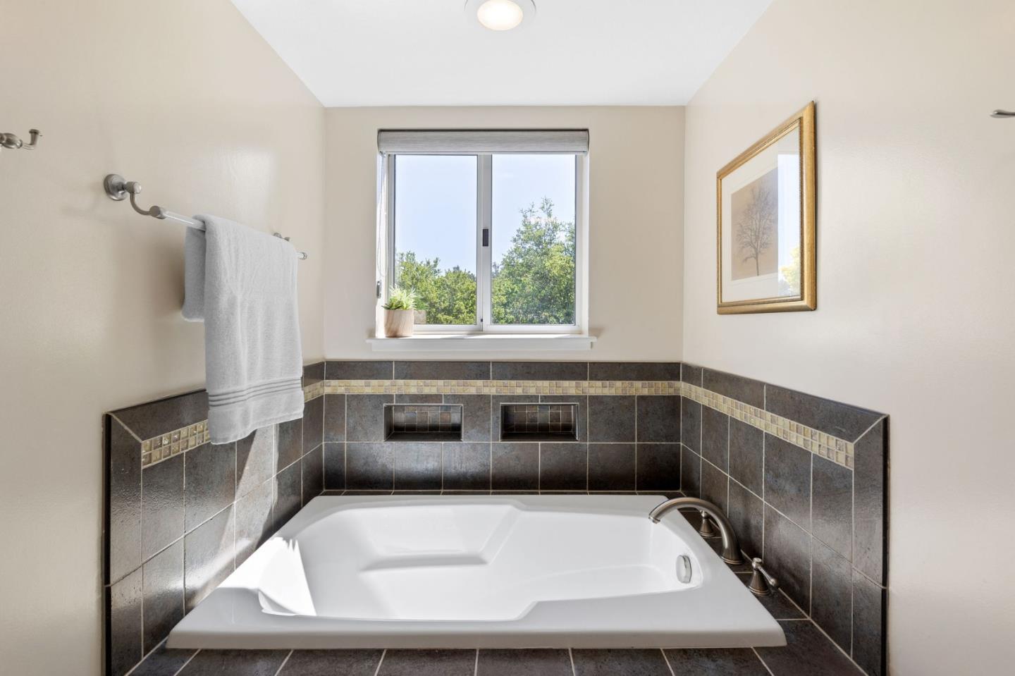 Detail Gallery Image 62 of 95 For 35 Anguido Ct, Hillsborough,  CA 94010 - 4 Beds | 2/1 Baths