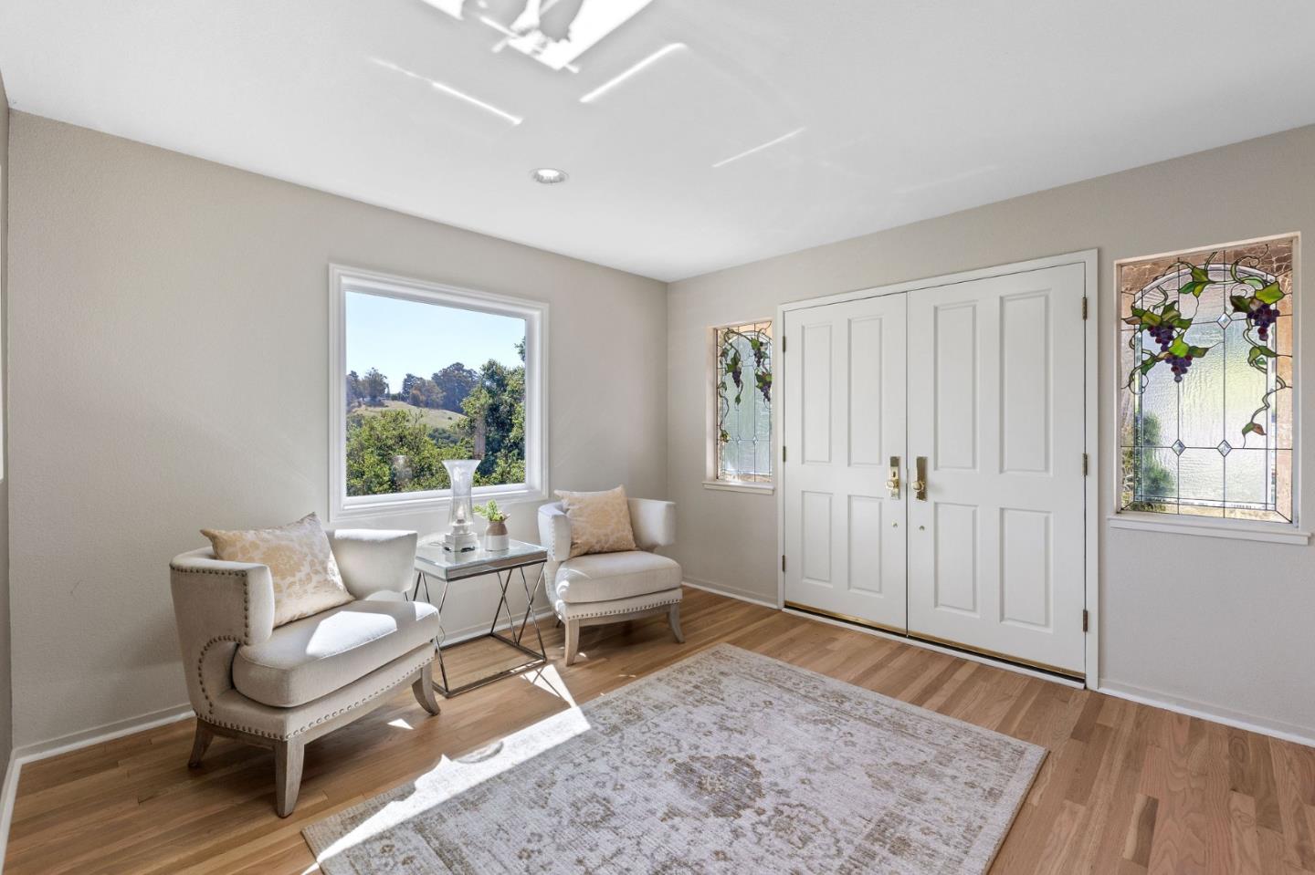 Detail Gallery Image 7 of 95 For 35 Anguido Ct, Hillsborough,  CA 94010 - 4 Beds | 2/1 Baths