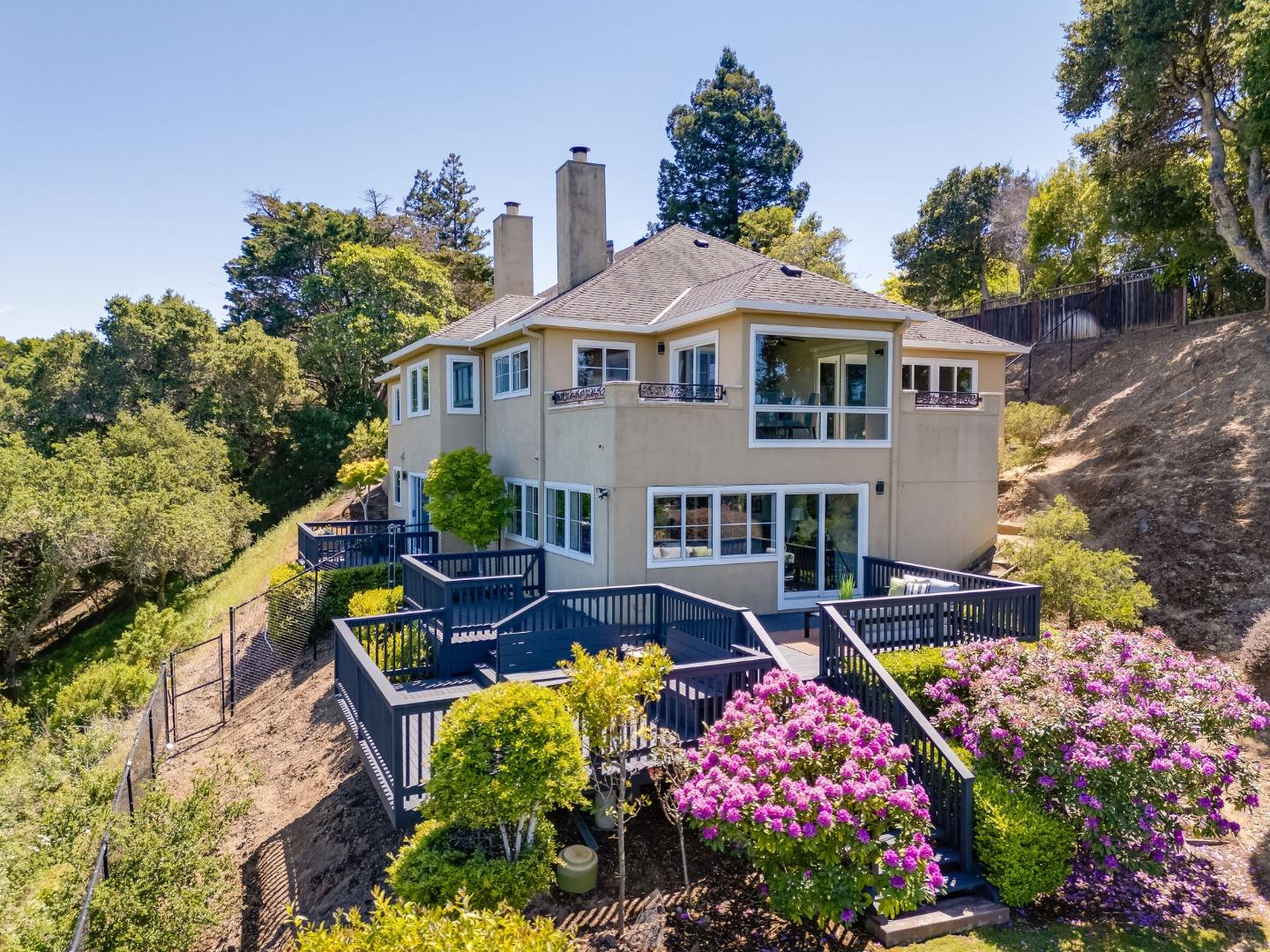 Detail Gallery Image 79 of 95 For 35 Anguido Ct, Hillsborough,  CA 94010 - 4 Beds | 2/1 Baths