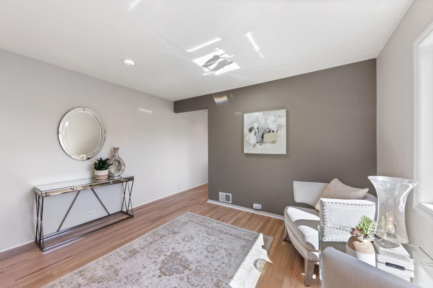 Detail Gallery Image 9 of 95 For 35 Anguido Ct, Hillsborough,  CA 94010 - 4 Beds | 2/1 Baths