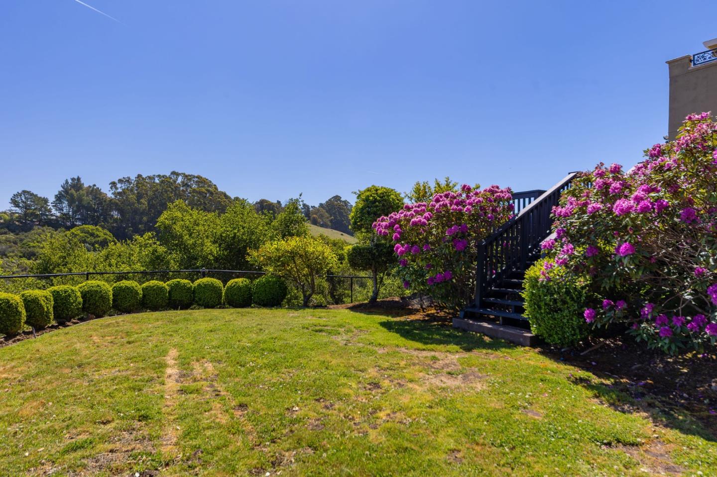 Detail Gallery Image 90 of 95 For 35 Anguido Ct, Hillsborough,  CA 94010 - 4 Beds | 2/1 Baths