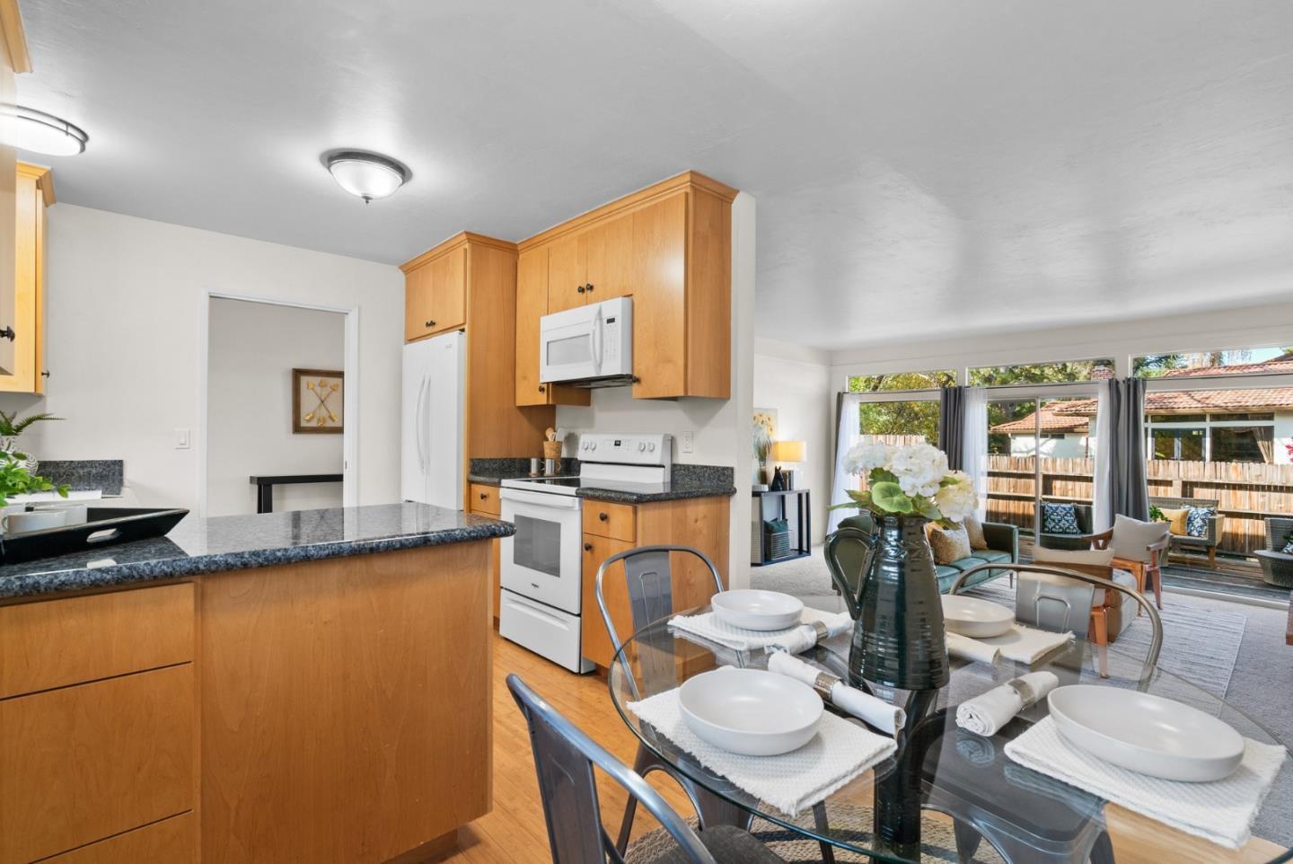 Detail Gallery Image 11 of 56 For 14 Laguna Robles, Carmel Valley,  CA 93924 - 3 Beds | 2 Baths