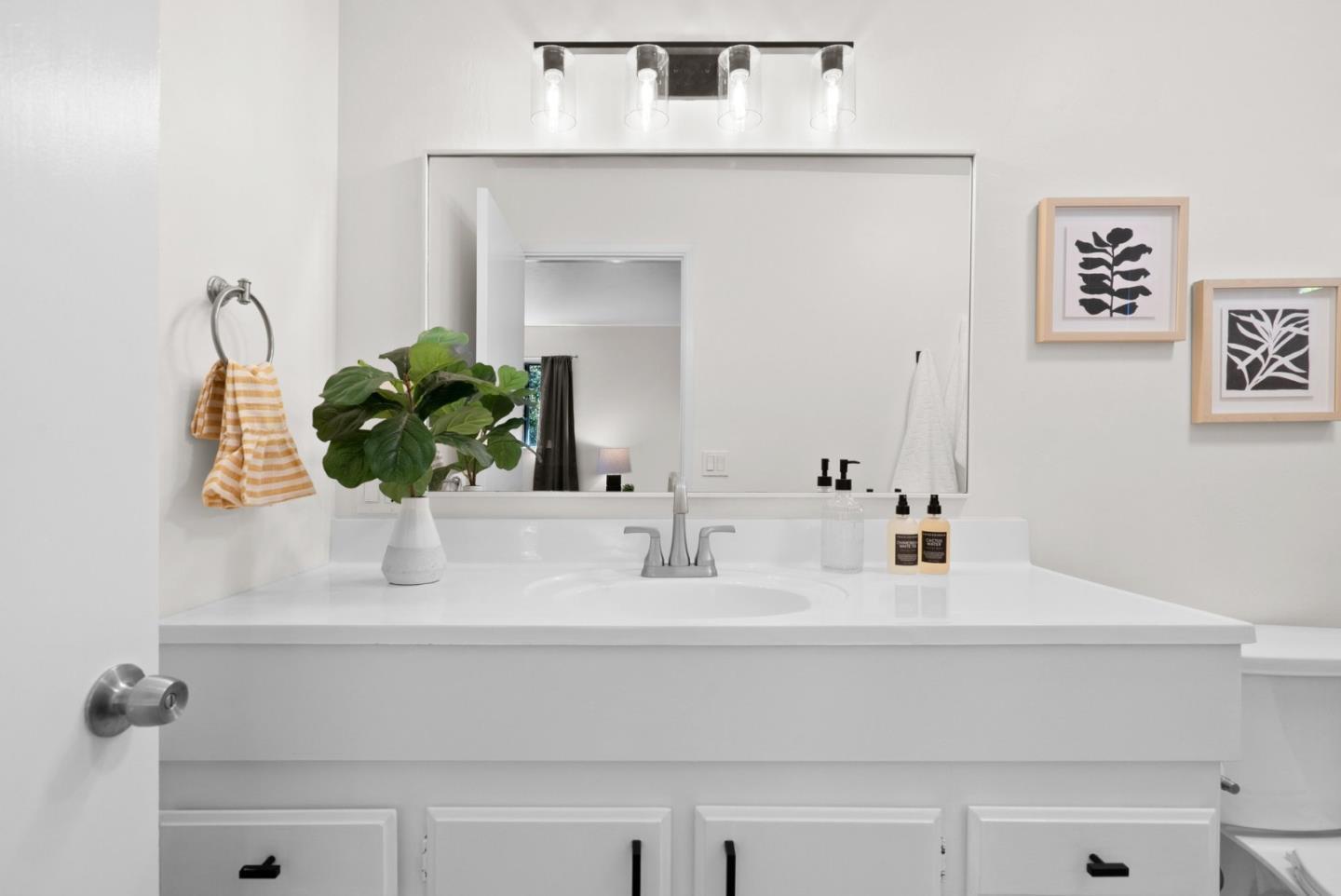 Detail Gallery Image 27 of 56 For 14 Laguna Robles, Carmel Valley,  CA 93924 - 3 Beds | 2 Baths
