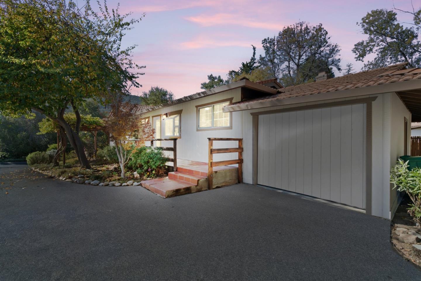 Detail Gallery Image 4 of 56 For 14 Laguna Robles, Carmel Valley,  CA 93924 - 3 Beds | 2 Baths