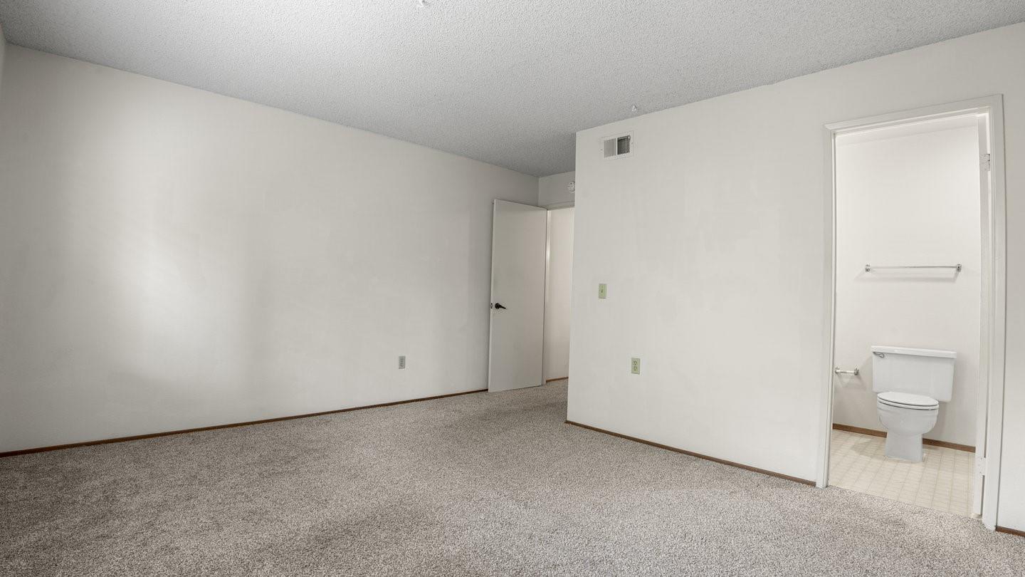 Detail Gallery Image 11 of 31 For 622 N Ahwanee Ter, Sunnyvale,  CA 94085 - 2 Beds | 2/1 Baths