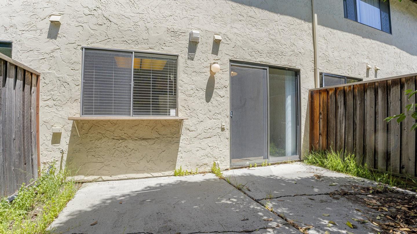 Detail Gallery Image 27 of 31 For 622 N Ahwanee Ter, Sunnyvale,  CA 94085 - 2 Beds | 2/1 Baths