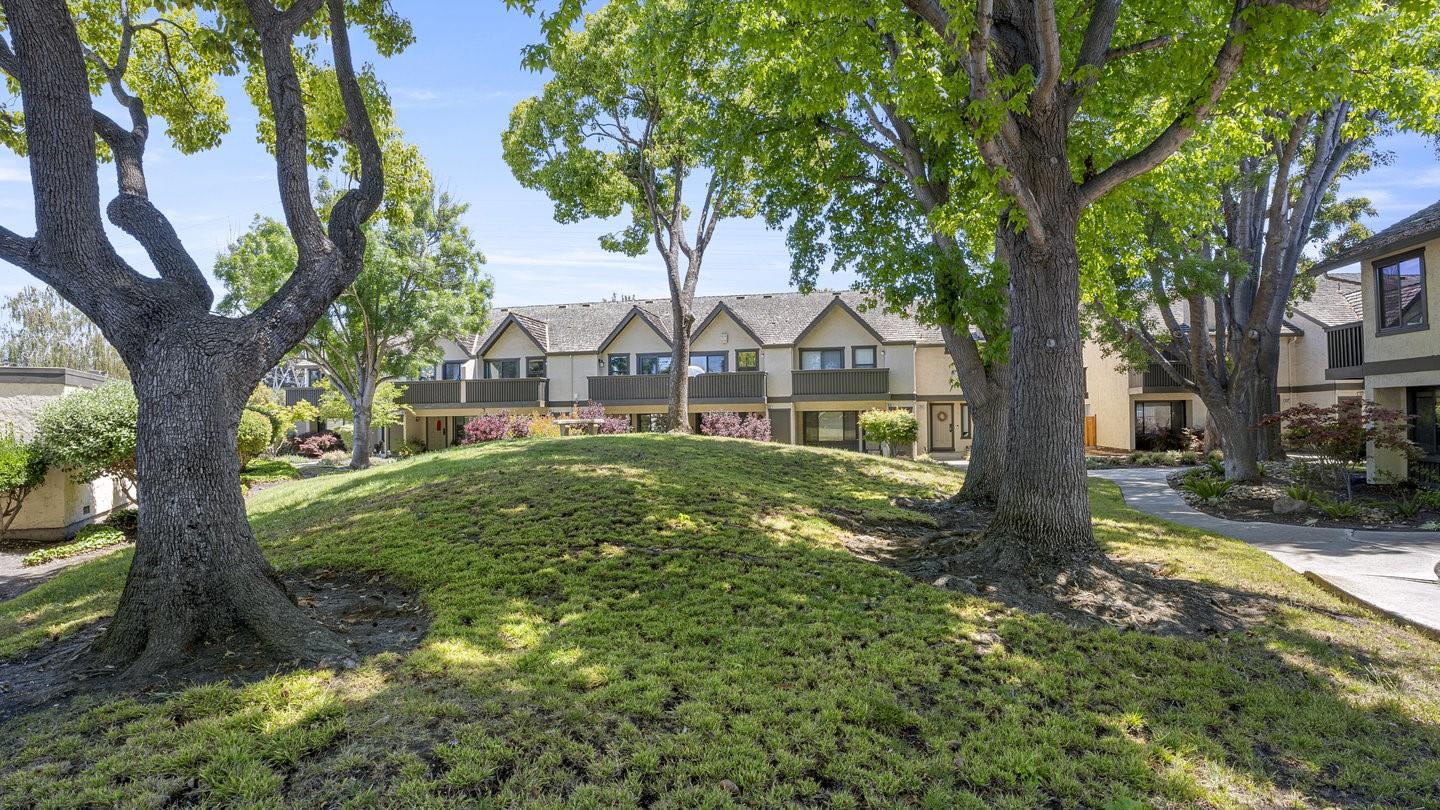 Detail Gallery Image 31 of 31 For 622 N Ahwanee Ter, Sunnyvale,  CA 94085 - 2 Beds | 2/1 Baths