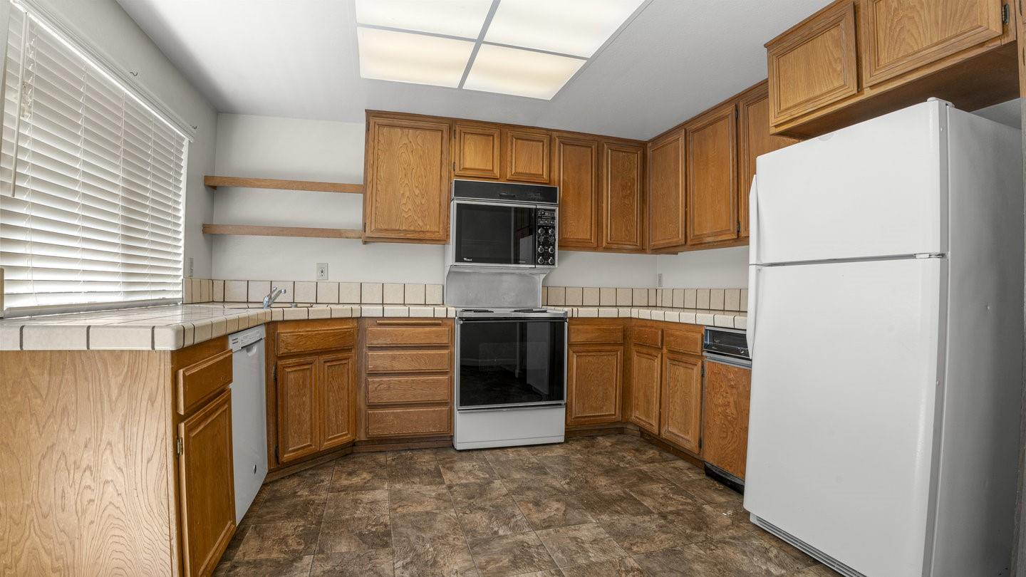 Detail Gallery Image 6 of 31 For 622 N Ahwanee Ter, Sunnyvale,  CA 94085 - 2 Beds | 2/1 Baths