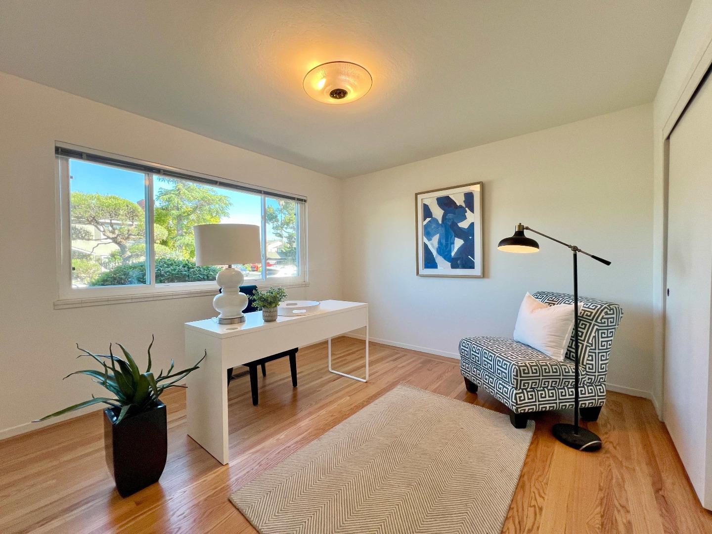 Detail Gallery Image 14 of 24 For 665 Towle Way, Palo Alto,  CA 94306 - 5 Beds | 2/1 Baths
