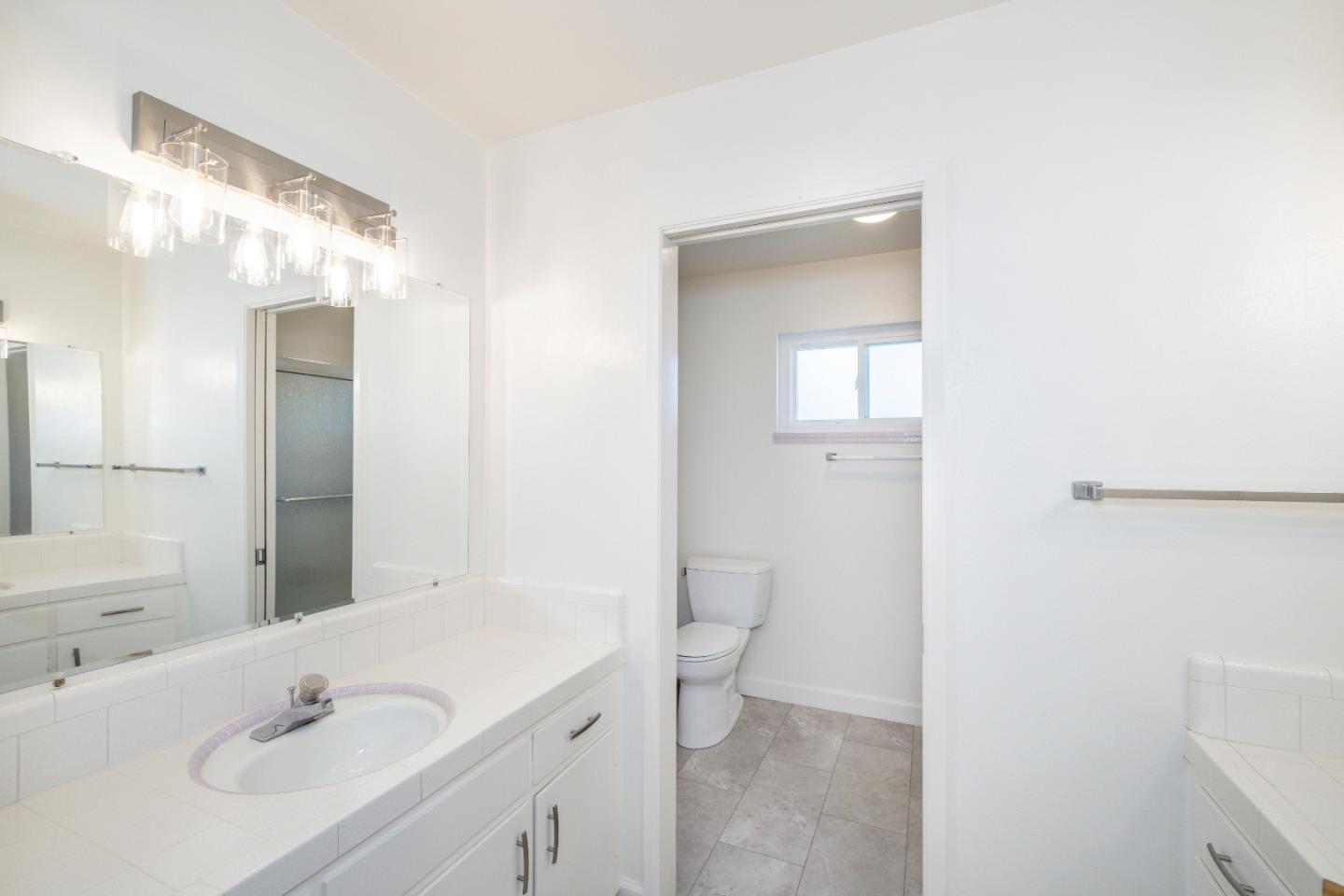 Detail Gallery Image 19 of 24 For 665 Towle Way, Palo Alto,  CA 94306 - 5 Beds | 2/1 Baths