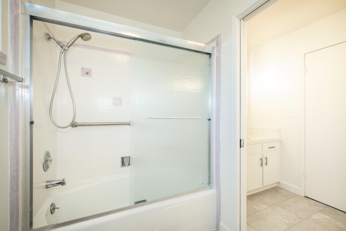 Detail Gallery Image 20 of 24 For 665 Towle Way, Palo Alto,  CA 94306 - 5 Beds | 2/1 Baths