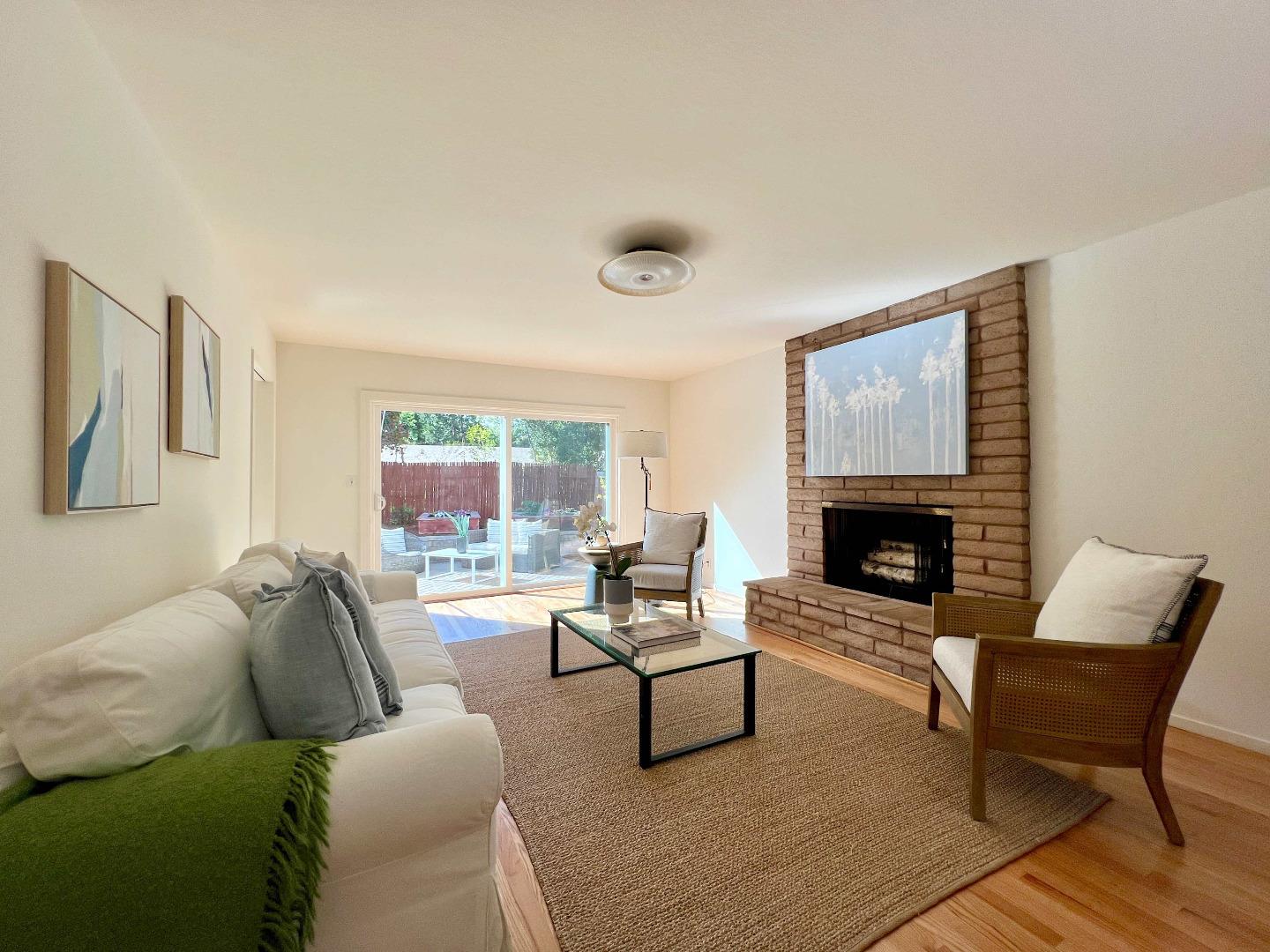Detail Gallery Image 8 of 24 For 665 Towle Way, Palo Alto,  CA 94306 - 5 Beds | 2/1 Baths