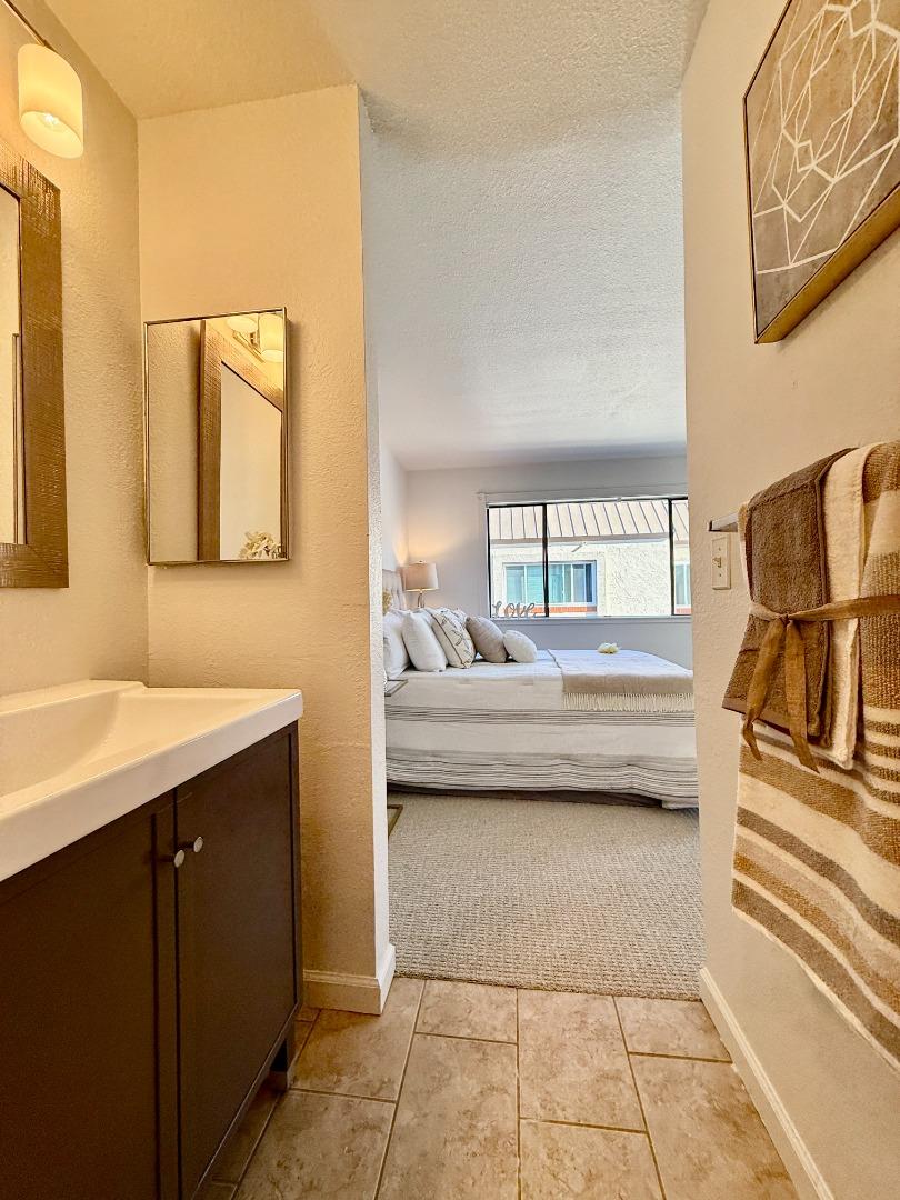 Detail Gallery Image 11 of 24 For 1657 Branham Park Ct, San Jose,  CA 95118 - 2 Beds | 2 Baths