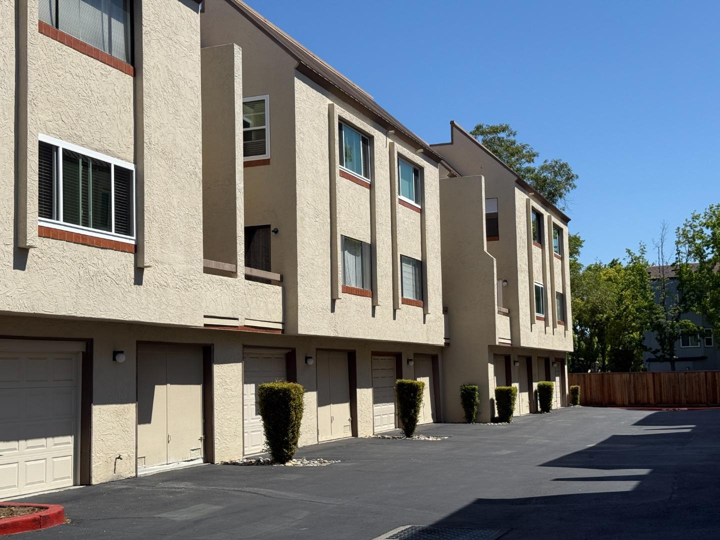 Detail Gallery Image 21 of 24 For 1657 Branham Park Ct, San Jose,  CA 95118 - 2 Beds | 2 Baths