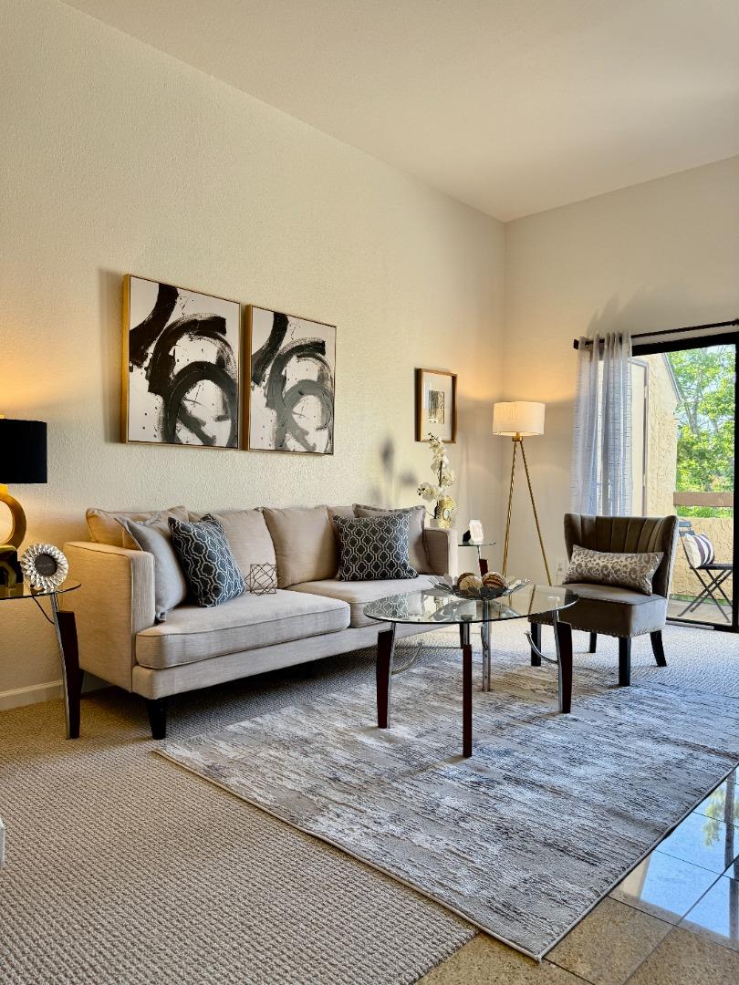 Detail Gallery Image 4 of 24 For 1657 Branham Park Ct, San Jose,  CA 95118 - 2 Beds | 2 Baths