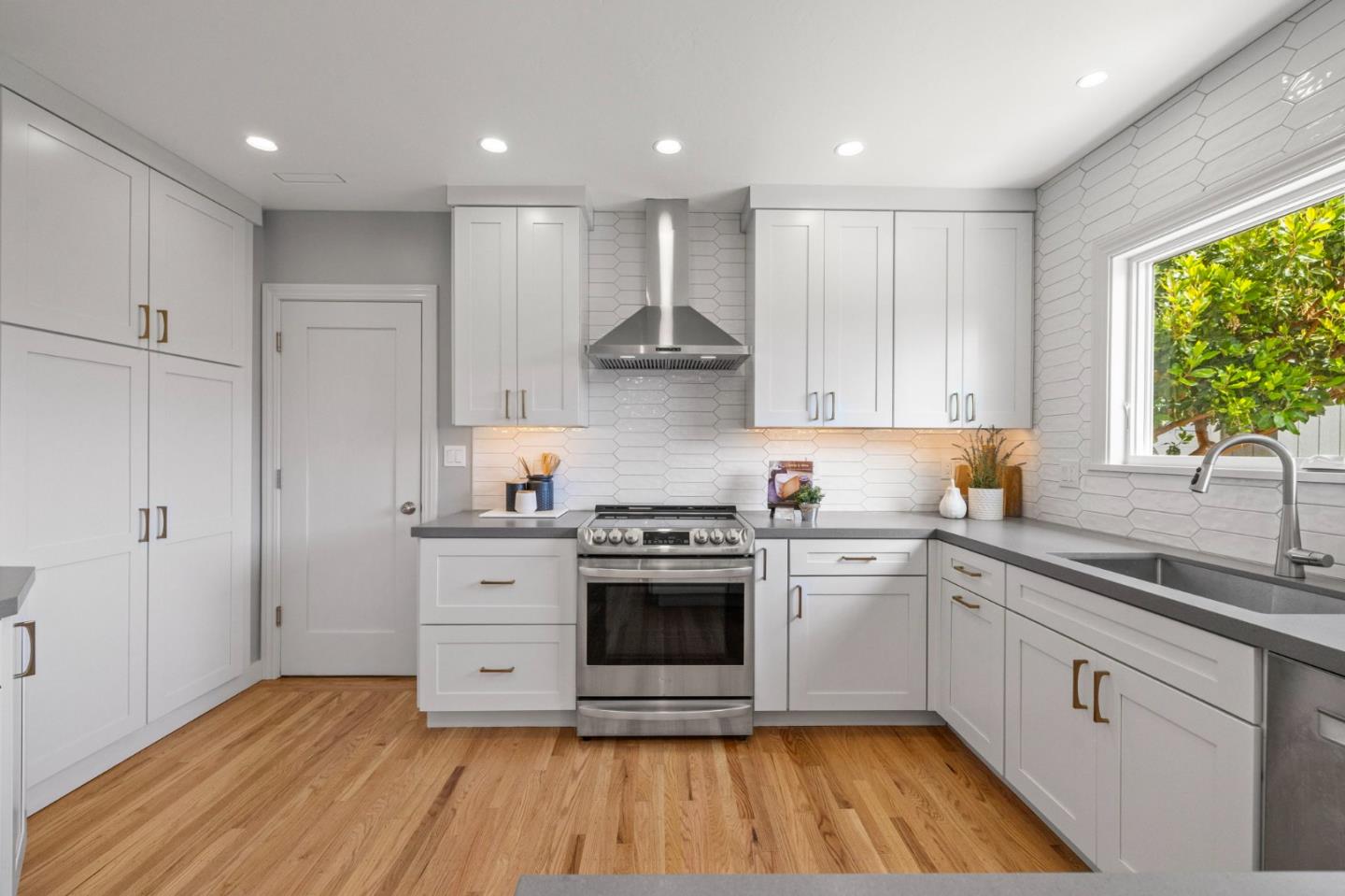 Detail Gallery Image 21 of 81 For 522 Cypress Ave, San Bruno,  CA 94066 - 2 Beds | 1 Baths