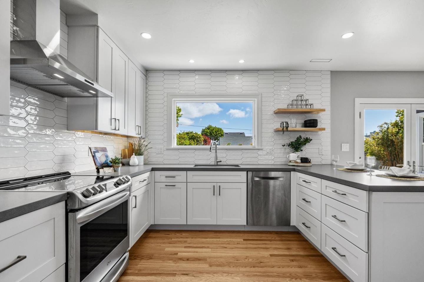 Detail Gallery Image 22 of 81 For 522 Cypress Ave, San Bruno,  CA 94066 - 2 Beds | 1 Baths