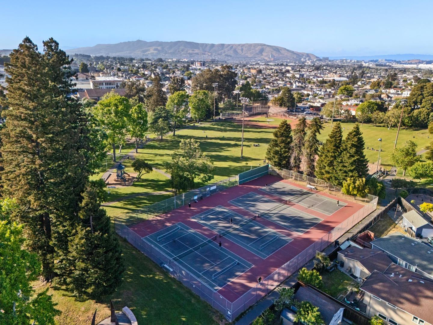 Detail Gallery Image 75 of 81 For 522 Cypress Ave, San Bruno,  CA 94066 - 2 Beds | 1 Baths