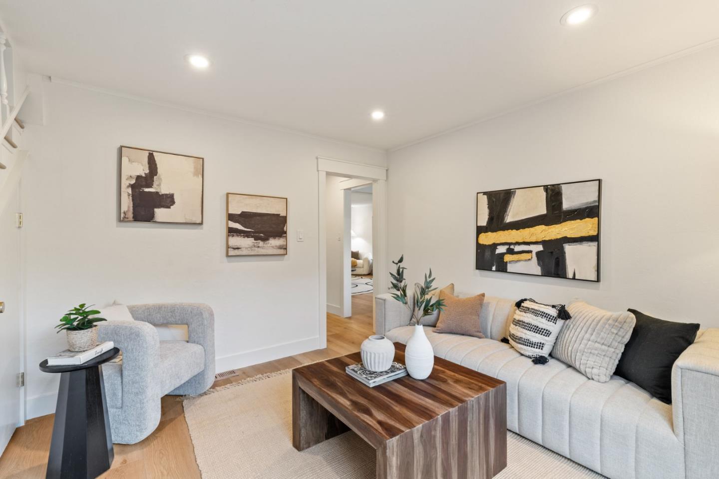 Detail Gallery Image 17 of 27 For 308 Cedar St, San Carlos,  CA 94070 - 4 Beds | 2 Baths