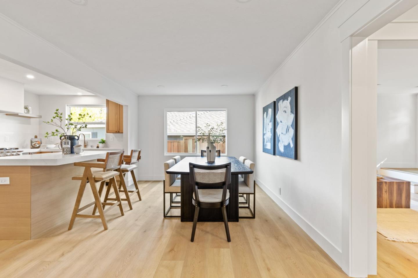 Detail Gallery Image 8 of 27 For 308 Cedar St, San Carlos,  CA 94070 - 4 Beds | 2 Baths