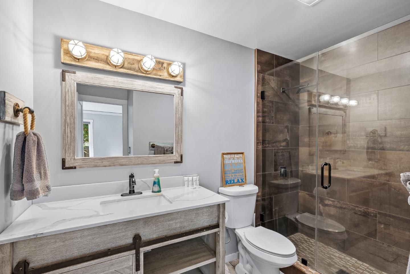 Detail Gallery Image 26 of 47 For 116 Monterey Dunes Way, Moss Landing,  CA 95039 - 3 Beds | 3 Baths