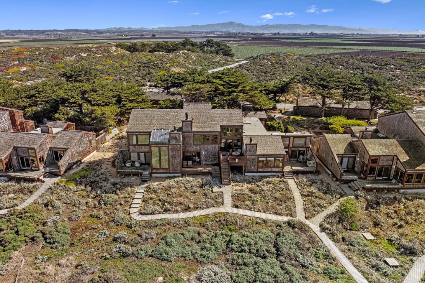 Detail Gallery Image 37 of 47 For 116 Monterey Dunes Way, Moss Landing,  CA 95039 - 3 Beds | 3 Baths