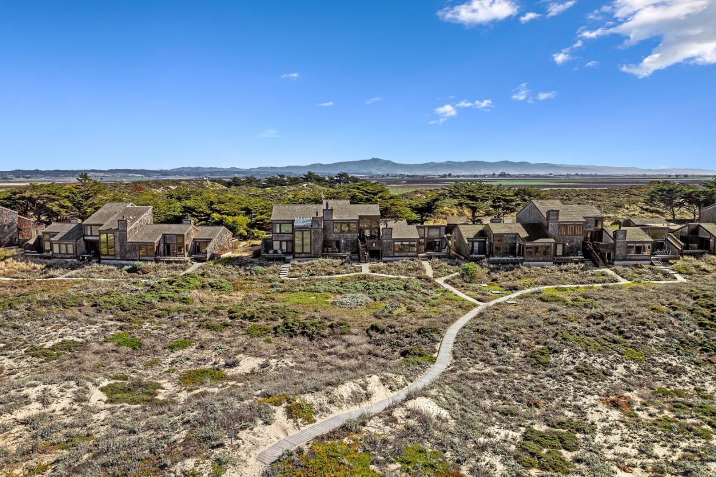 Detail Gallery Image 38 of 47 For 116 Monterey Dunes Way, Moss Landing,  CA 95039 - 3 Beds | 3 Baths