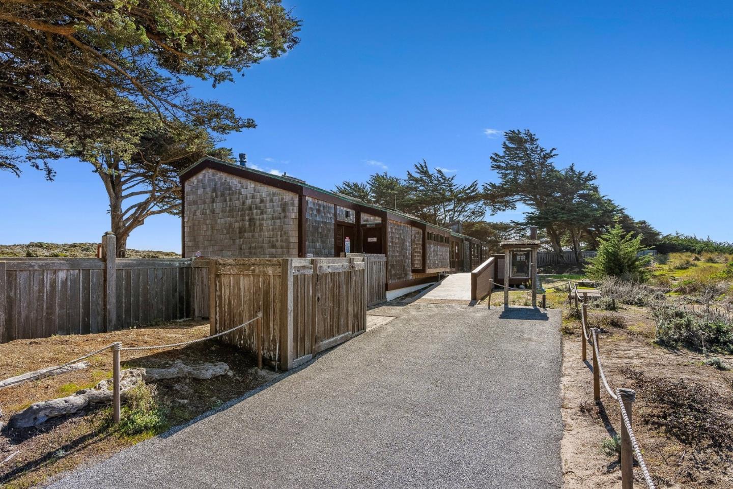Detail Gallery Image 42 of 47 For 116 Monterey Dunes Way, Moss Landing,  CA 95039 - 3 Beds | 3 Baths