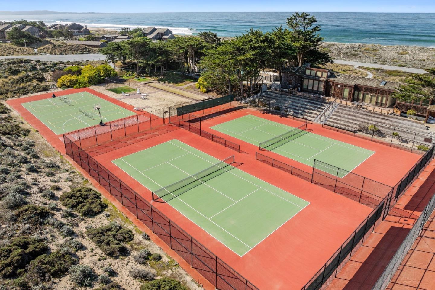 Detail Gallery Image 45 of 47 For 116 Monterey Dunes Way, Moss Landing,  CA 95039 - 3 Beds | 3 Baths