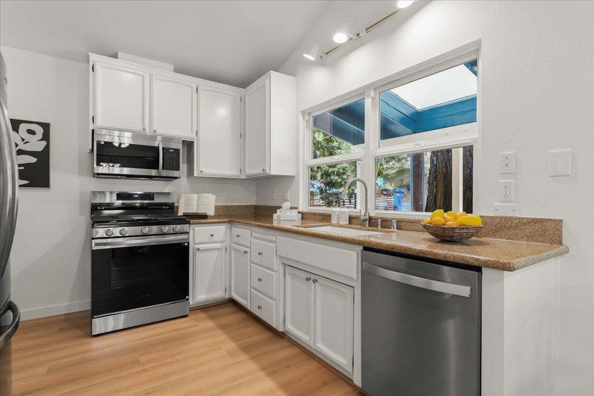 Detail Gallery Image 11 of 24 For 12 Summit Ave, Felton,  CA 95018 - 3 Beds | 2 Baths