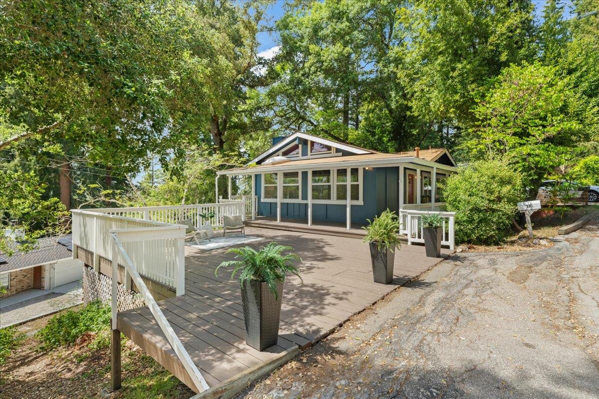 Detail Gallery Image 3 of 24 For 12 Summit Ave, Felton,  CA 95018 - 3 Beds | 2 Baths
