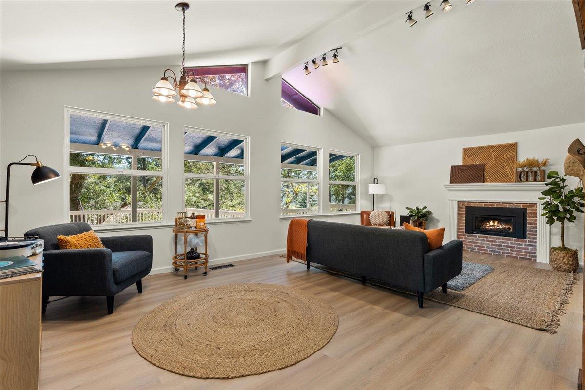 Detail Gallery Image 6 of 24 For 12 Summit Ave, Felton,  CA 95018 - 3 Beds | 2 Baths