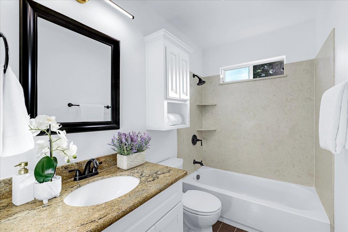Detail Gallery Image 19 of 37 For 636 Hamann Dr, San Jose,  CA 95117 - 3 Beds | 2 Baths