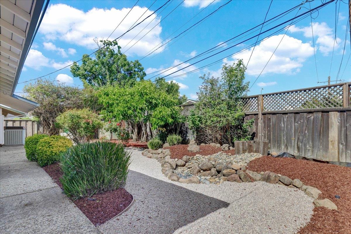 Detail Gallery Image 27 of 37 For 636 Hamann Dr, San Jose,  CA 95117 - 3 Beds | 2 Baths