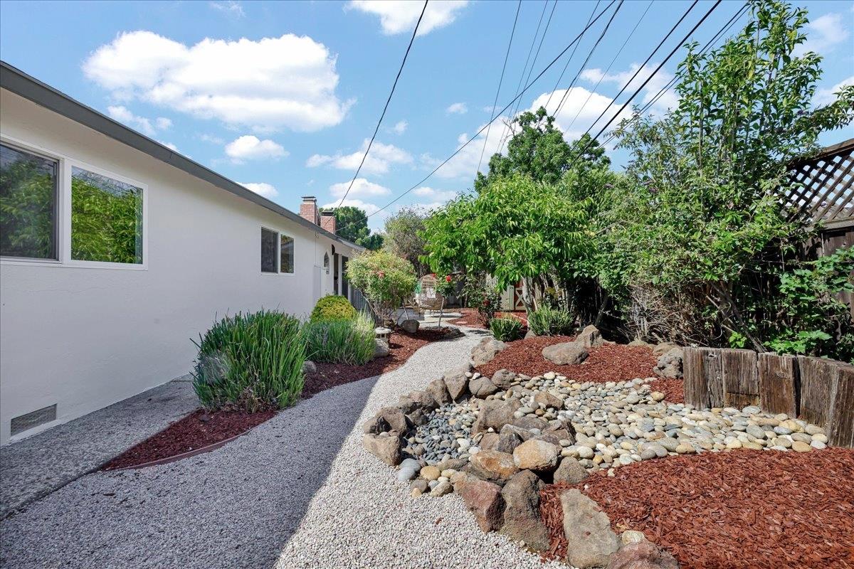 Detail Gallery Image 29 of 37 For 636 Hamann Dr, San Jose,  CA 95117 - 3 Beds | 2 Baths