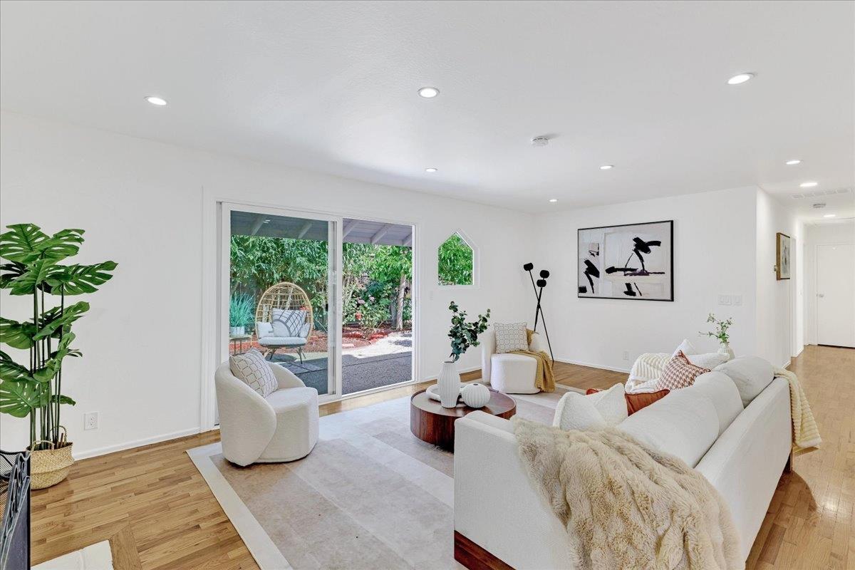 Detail Gallery Image 4 of 37 For 636 Hamann Dr, San Jose,  CA 95117 - 3 Beds | 2 Baths