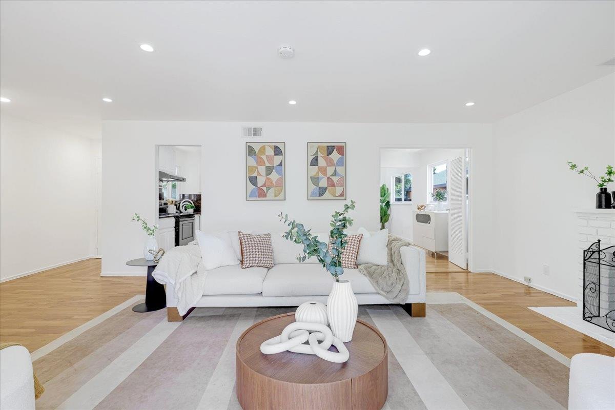 Detail Gallery Image 5 of 37 For 636 Hamann Dr, San Jose,  CA 95117 - 3 Beds | 2 Baths