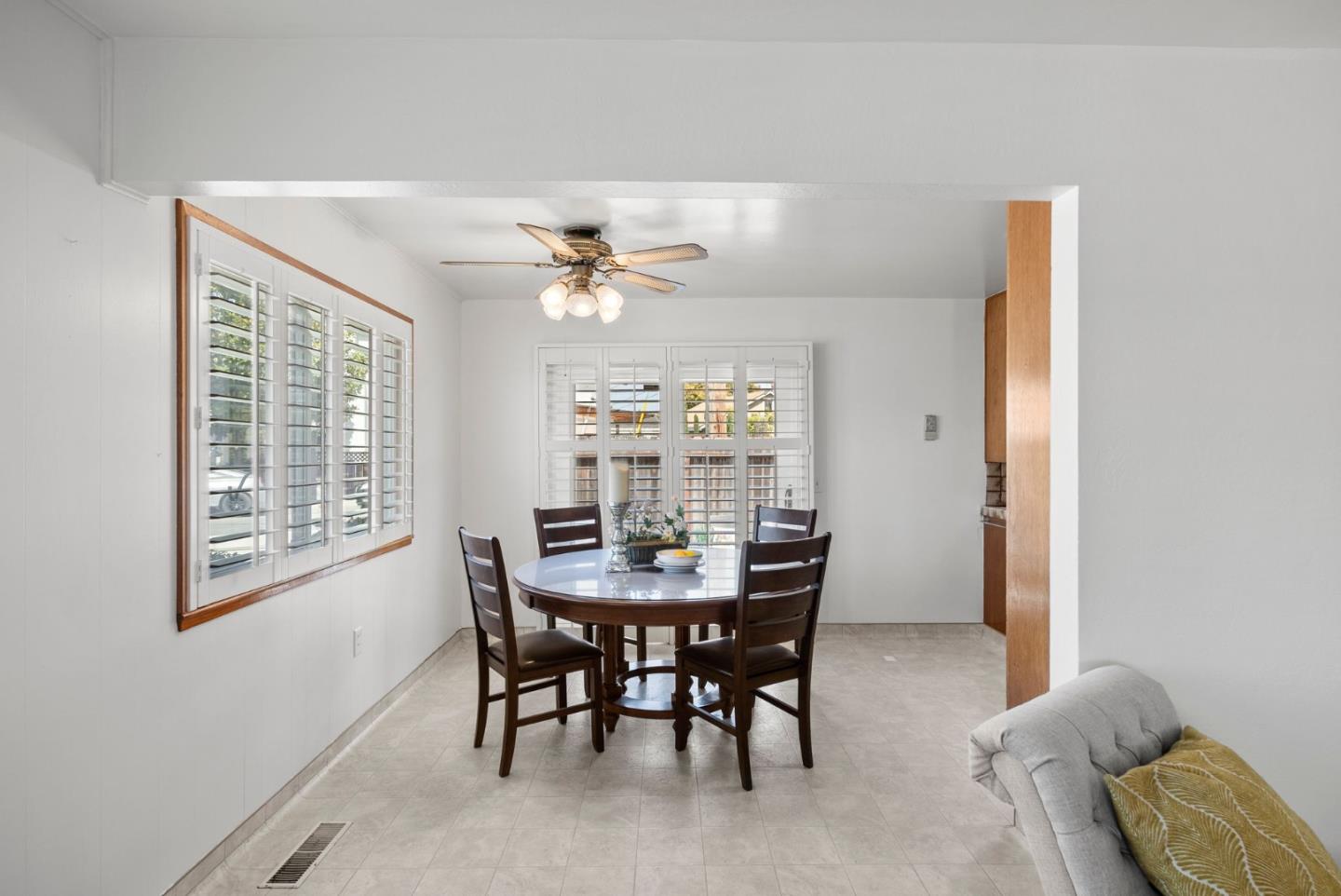 Detail Gallery Image 4 of 8 For 401 Chappel Rd, Watsonville,  CA 95076 - 3 Beds | 2 Baths