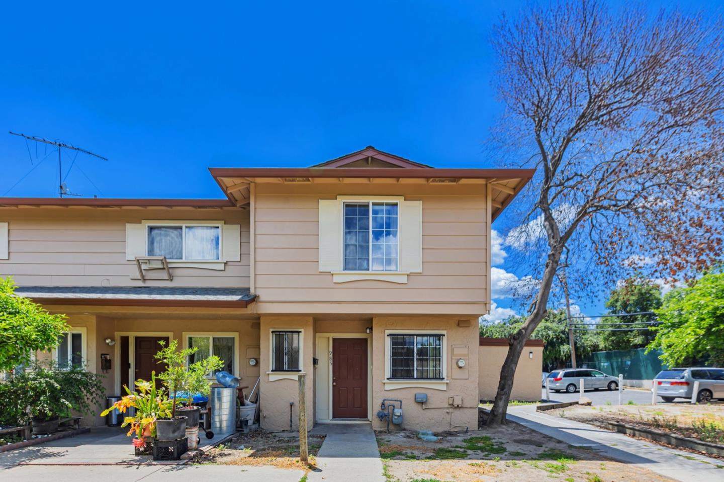 Detail Gallery Image 1 of 30 For 985 Bellhurst Ave, San Jose,  CA 95122 - 3 Beds | 1/1 Baths
